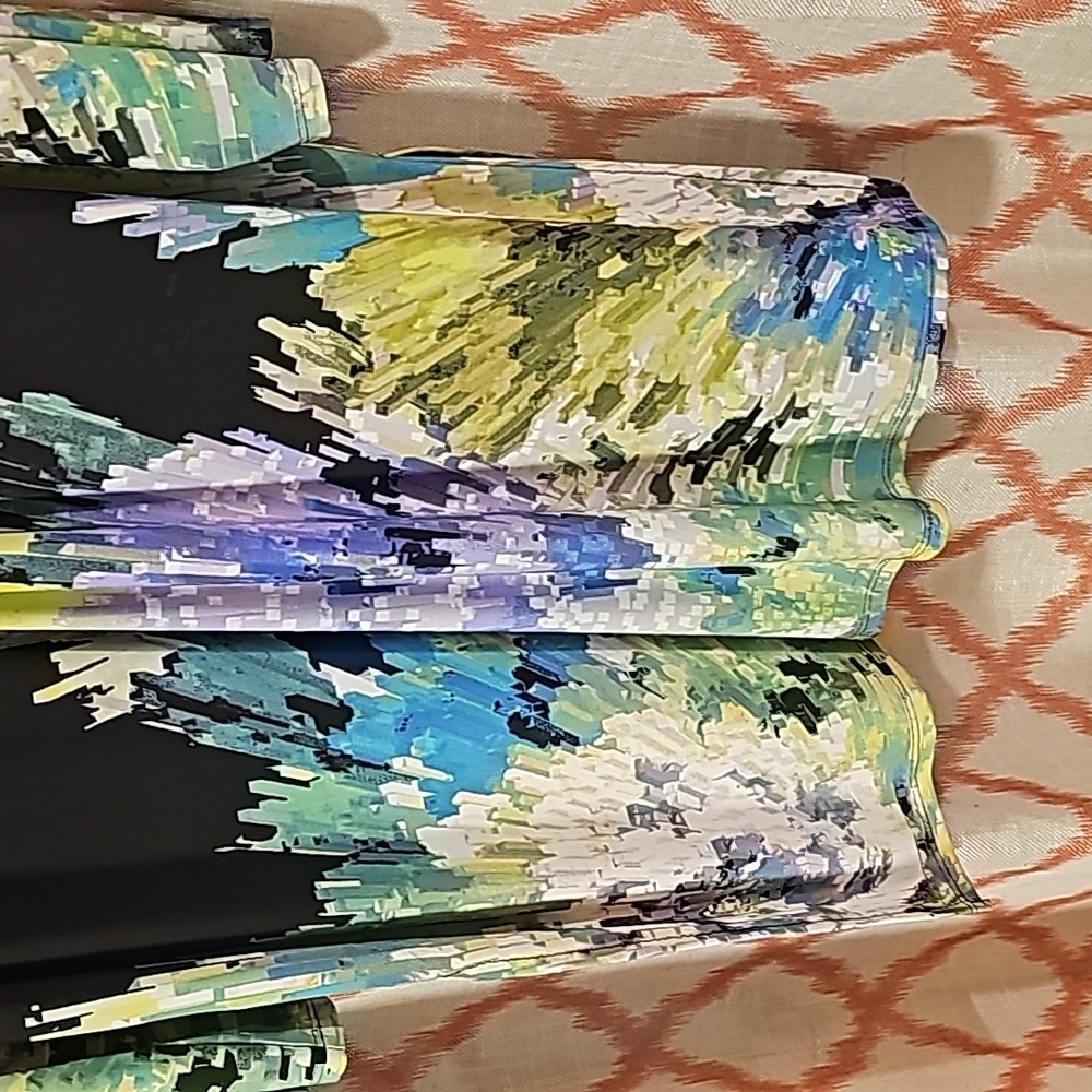 Women's Dress - Picture 2 of 7